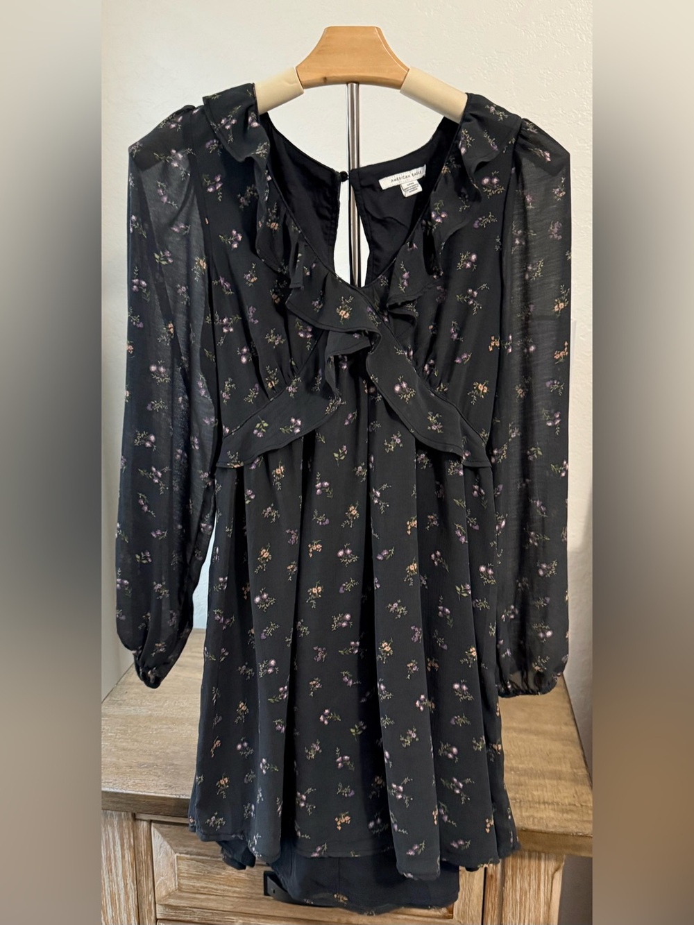 American Eagle Outfitters Grey Floral Ruffled Long-Sleeve Dress NWT- size small - Picture 1 of 6